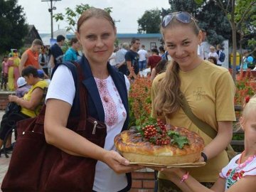 Від Донбасу до Володимира: волинські військові відзначили День Прапора