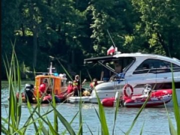 У Польщі вертоліт з українцями впав у озеро: у постраждалих – важкі травми