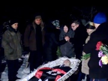 У Білорусі поховали вбитого на Майдані активіста. ВІДЕО