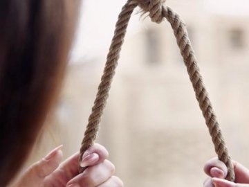 На Одещині повісилася 16-річна дівчина