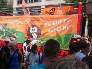 У Берліні конопляний парад підтримали тисячі людей. ФОТО