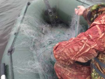 На озерах у Шацькому районі спіймали чоловіка, який незаконно рибалив