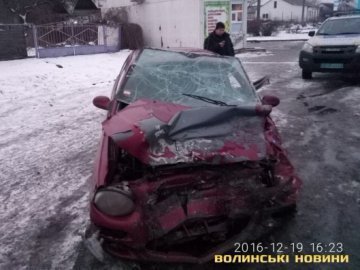 У Луцьку – «лобова» аварія за участю таксі