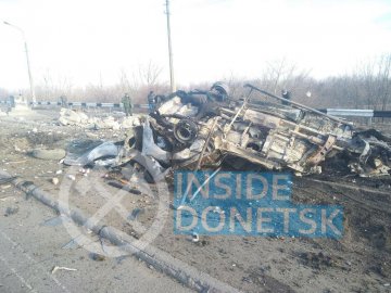 На Донбасі мікроавтобус з цивільними громадянами підірвався на міні, є загиблі