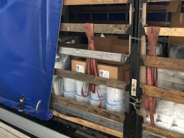 На «Ягодині» затримали вантажівку із незадекларованими засобами гігієни