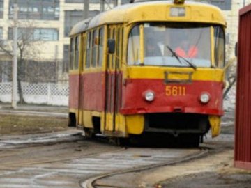 У Києві пасажири побили водія трамваю за зауваження щодо масок