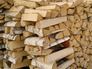 У Луцьку пільговикам безкоштовно даватимуть дрова на зиму