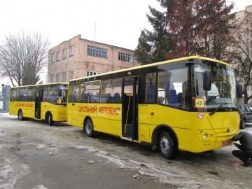 Волинським школам передали автобуси