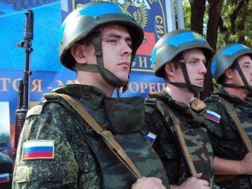 Росія заговорила про введення миротворців на Донбас