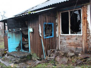 На Рівненщині у пожежі будинку загинули двоє дітей. ФОТО