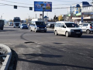 Водії часто порушують правила: на перехресті у Луцьку просять встановити камеру відеоспостереження