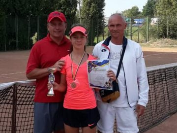 Юна спортсменка з Луцька взяла «бронзу» на турнірі з тенісу