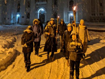 В організаторів нічної театралізованої екскурсії Луцьком вкрали факели