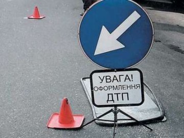 Аварія в Луцьку: легковик стукнув мікроавтобус