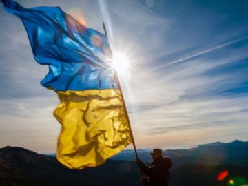 Воїни ЗСУ почепили на бліндажі сепаратистів прапор України. ВІДЕО