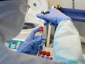 Коронавірус виявили у медпрацівника Волинської обласної інфекційної лікарні