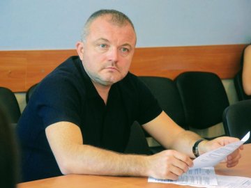 Покровський пропонує взяти під опіку округи без депутата
