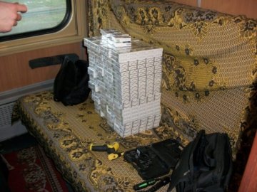 На Волині у вагоні поїзду виявили сховок з контрабандою