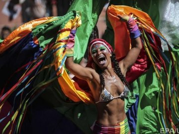Грандіозний карнавал у Ріо-де-Жанейро. ФОТО