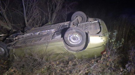 Перевернулась автівка: на Волині в нічній аварії загинув водій. ФОТО