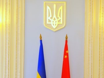 Китай хоче бути посередником у стосунках Росії та України 