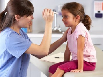 Не ґаджети винні: лікар пояснив, чому насправді псується зір у дітей