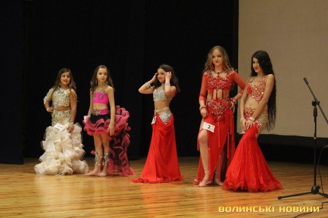 Східні танці у Луцьку: як змагалися маленькі красуні