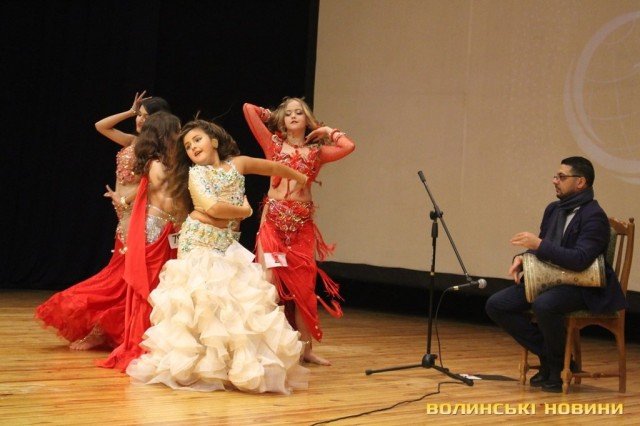Східні танці у Луцьку: як змагалися маленькі красуні