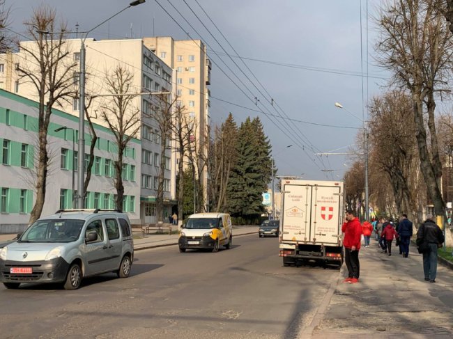 У Луцьку зіткнулися тролейбус і хлібовоз