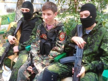 Терористи «ДНР» мобілізовують підлітків