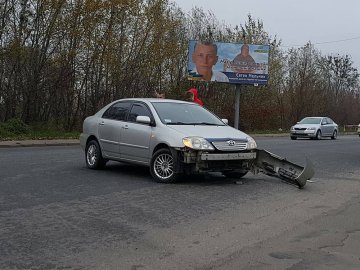 Аварія у Луцьку: у Toyota - розтрощений  «передок»