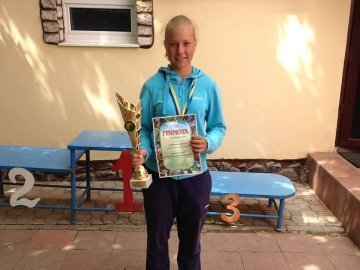 Юна лучанка вперше в історії Волині стала другою тенісисткою України