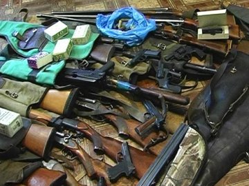 Волинян закликають добровільно здати нелегальну зброю