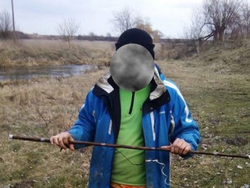 На території волинського заказника затримали браконьєра, який ловив рибу забороненим знаряддям. ФОТО
