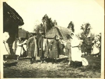 Опублікували цікаві фото селища Колки періоду Першої світової війни