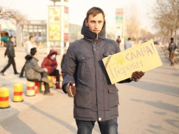 Лучанин в Китаї організовує Євромайдан
