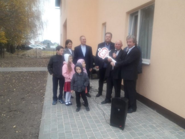 У селі під Луцьком відкрили два дитячі будинки сімейного типу. ФОТО