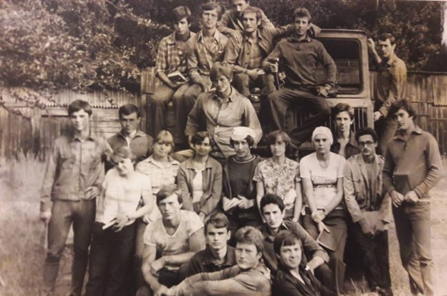 Бути студентом: відомі волиняни показали світлини університетських часів