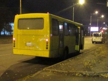 У Києві п'яний чоловік вкрав автобус і годину їздив ним по місту
