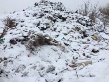 Львівське сміття знову знайшли на Рівненщині