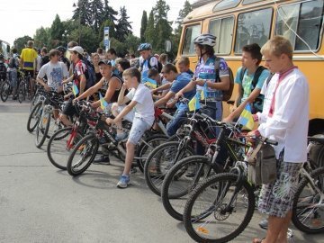 Масовий велопробіг до Дня Незалежності в Луцьку. ФОТО