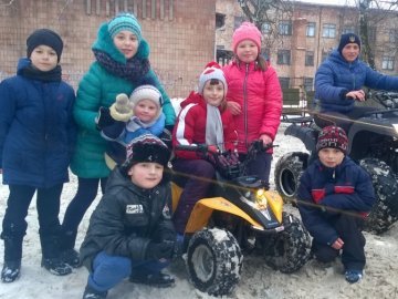 На Волині дітям влаштували катання на квадроциклах