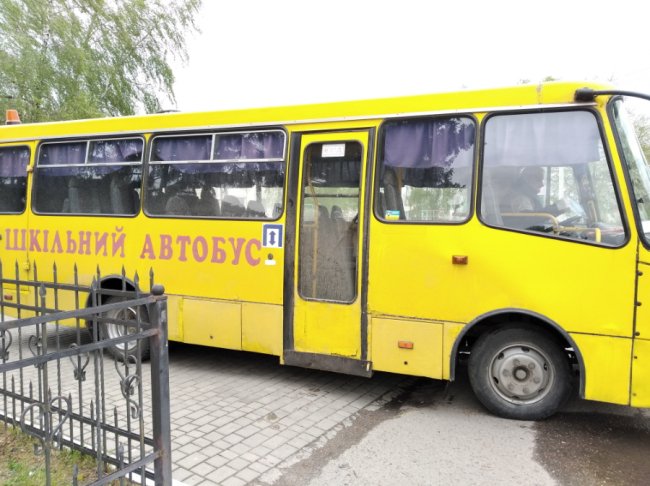 Автобус щодня долає відстань у 170 кілометрів: як у громаді біля Луцька організували доїзд медиків на роботу