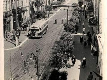 Якою була центральна вулиця Луцька понад пів століття тому. РЕТРОФОТО