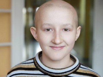 Потрібна допомога 11-річній волинянці, яка бореться з раком