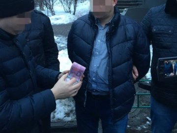 Київського поліцейського затримали на хабарі у 80 тисяч гривень. ФОТО