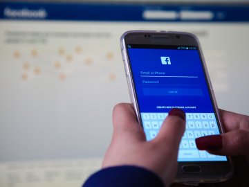 Назвали найбільш «фейсбучних» депутатів Луцька