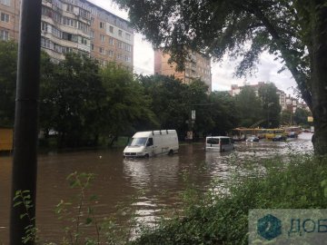У Тернополі через потужну зливу –  потоп. ФОТО