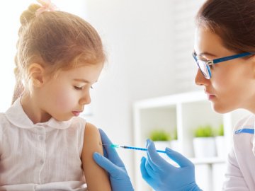 У США батькам платитимуть за вакцинацію дітей