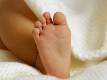 Мама відмовилась лікувати: на Київщині померло немовля